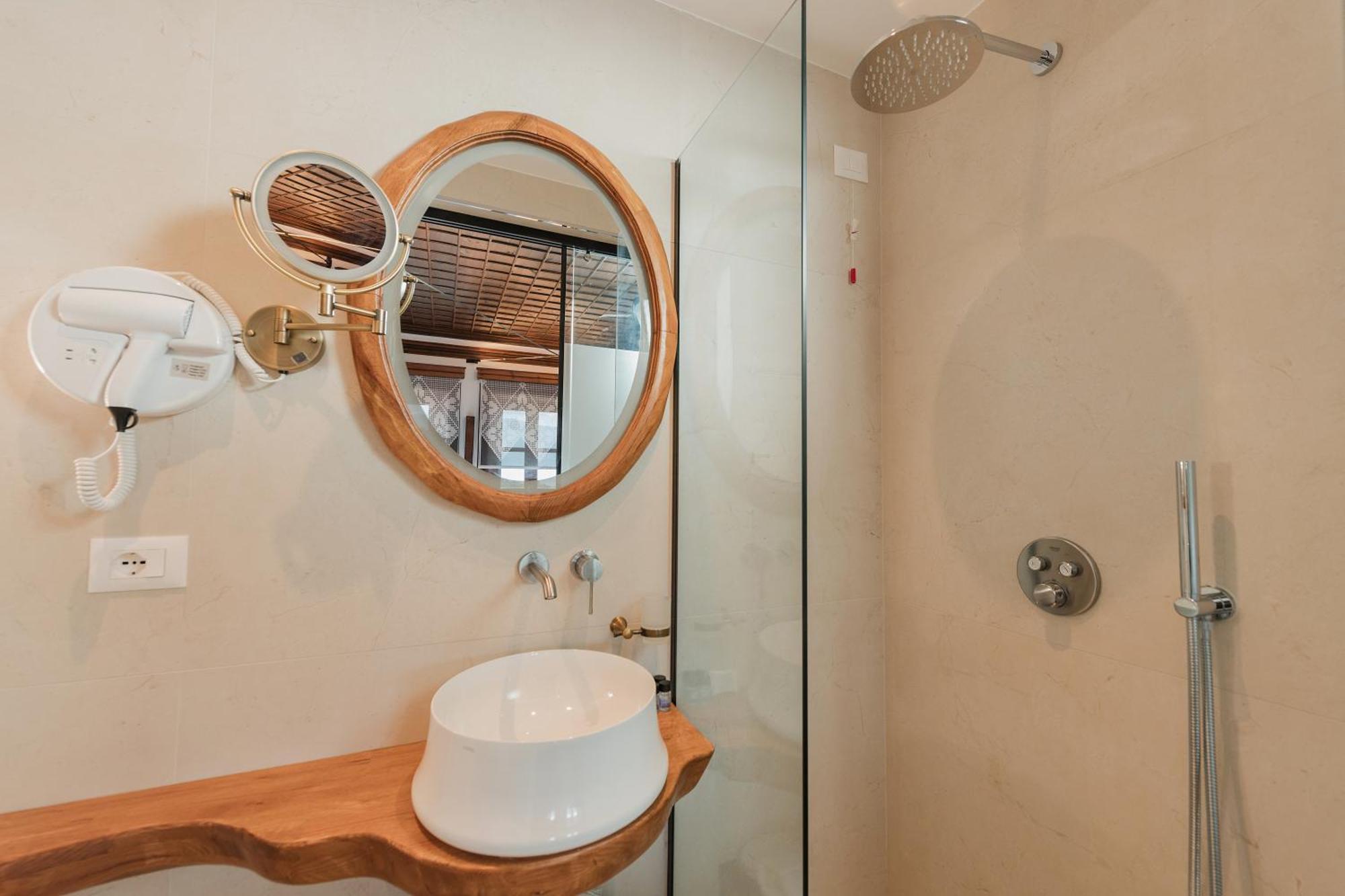 Dam Stone Boutique Hotel Gjirokastra Kültér fotó
