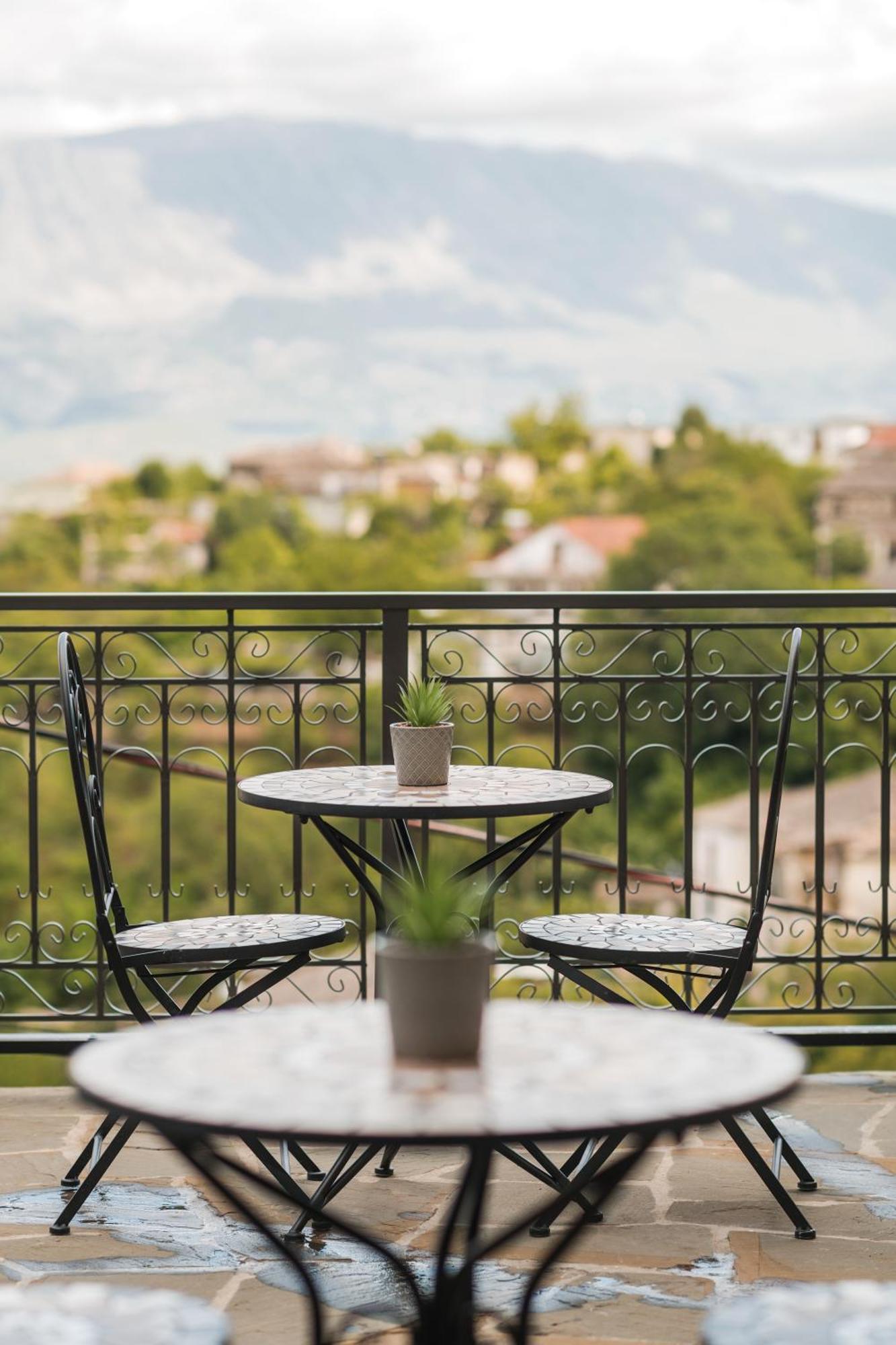 Dam Stone Boutique Hotel Gjirokastra Kültér fotó