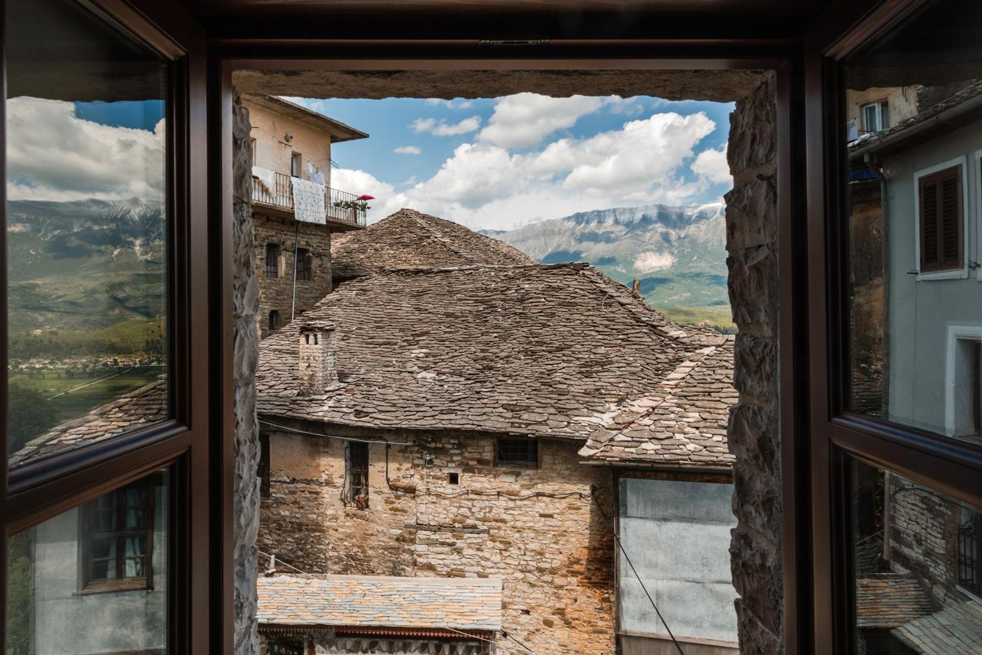 Dam Stone Boutique Hotel Gjirokastra Kültér fotó