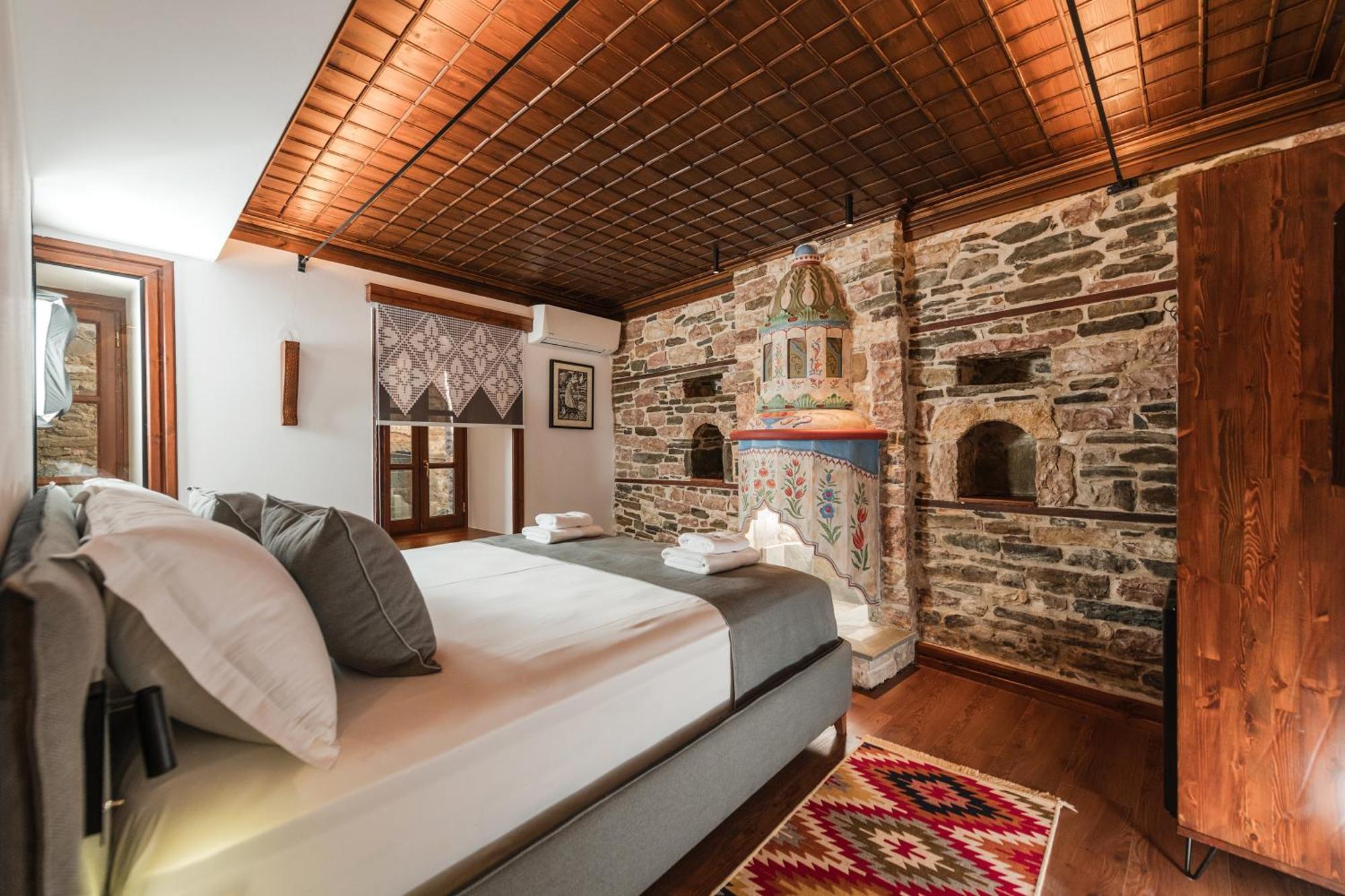 Dam Stone Boutique Hotel Gjirokastra Kültér fotó